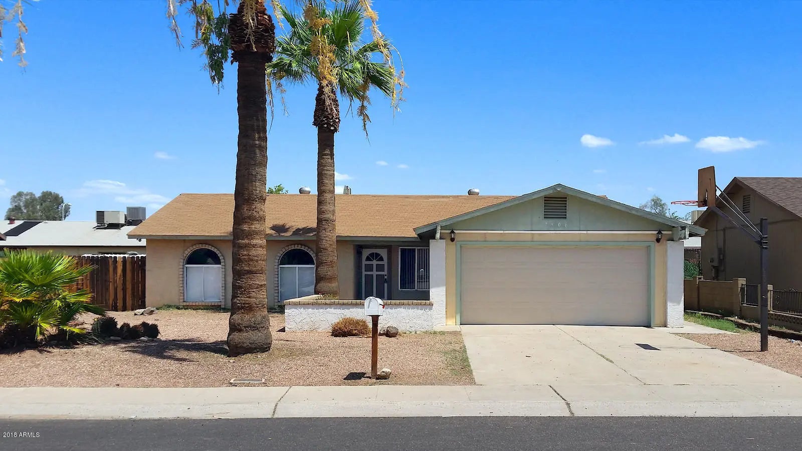 Photo of Listing #6909093