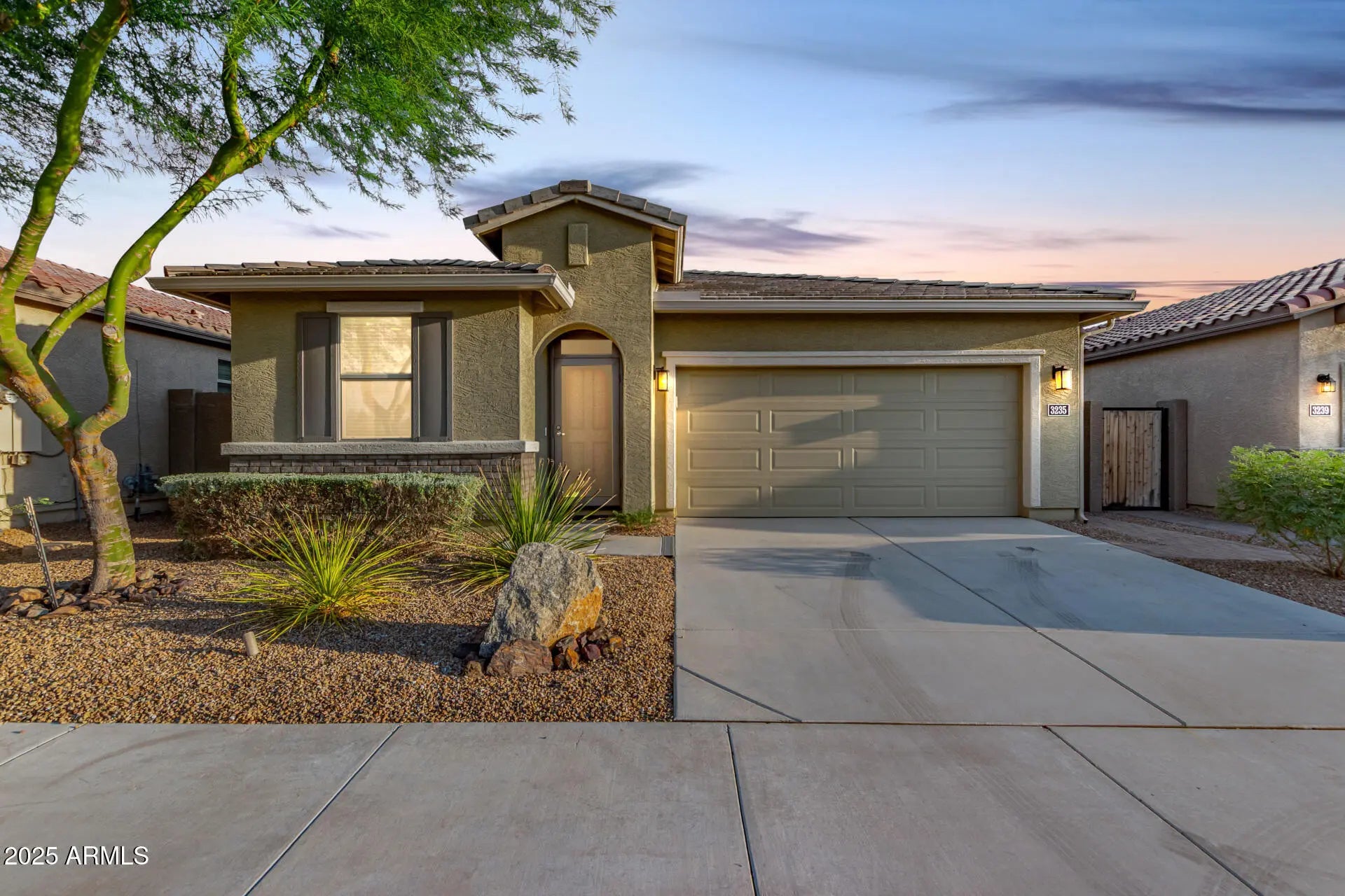 Photo of Listing #6911270