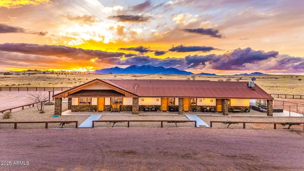 68 Curly Horse Ranch Road, Sonoita