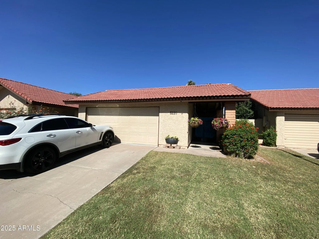 5220 E Tunder Circle, Phoenix