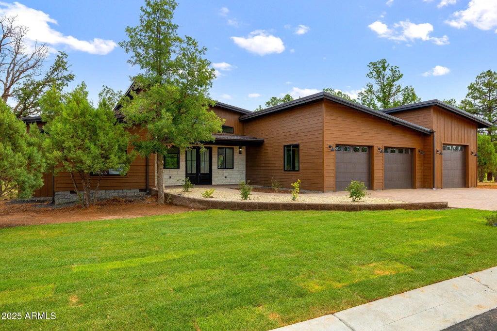 3439 Bear Mountain Drive, Lakeside