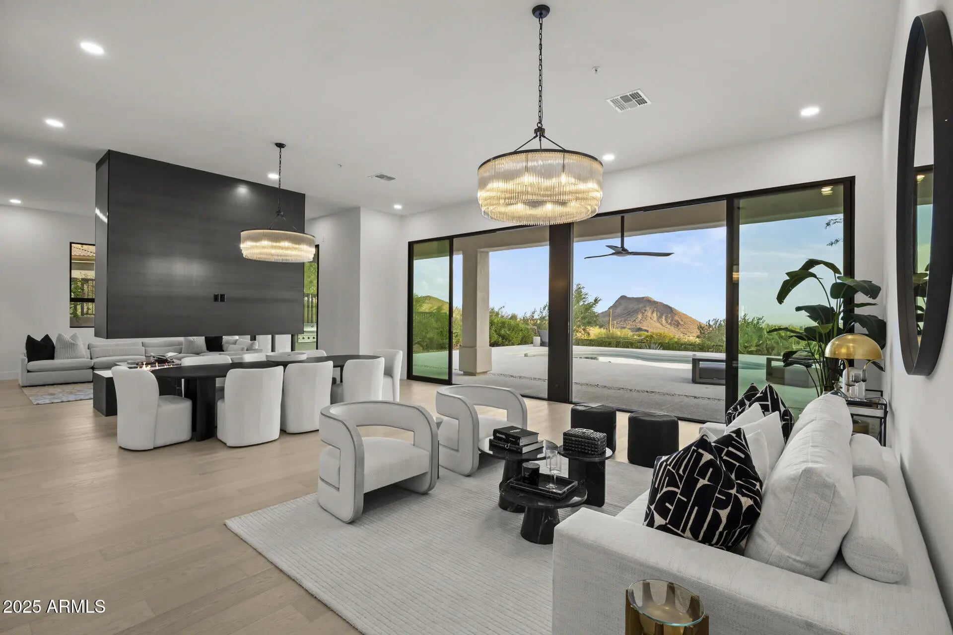 Photo of Listing #6912419