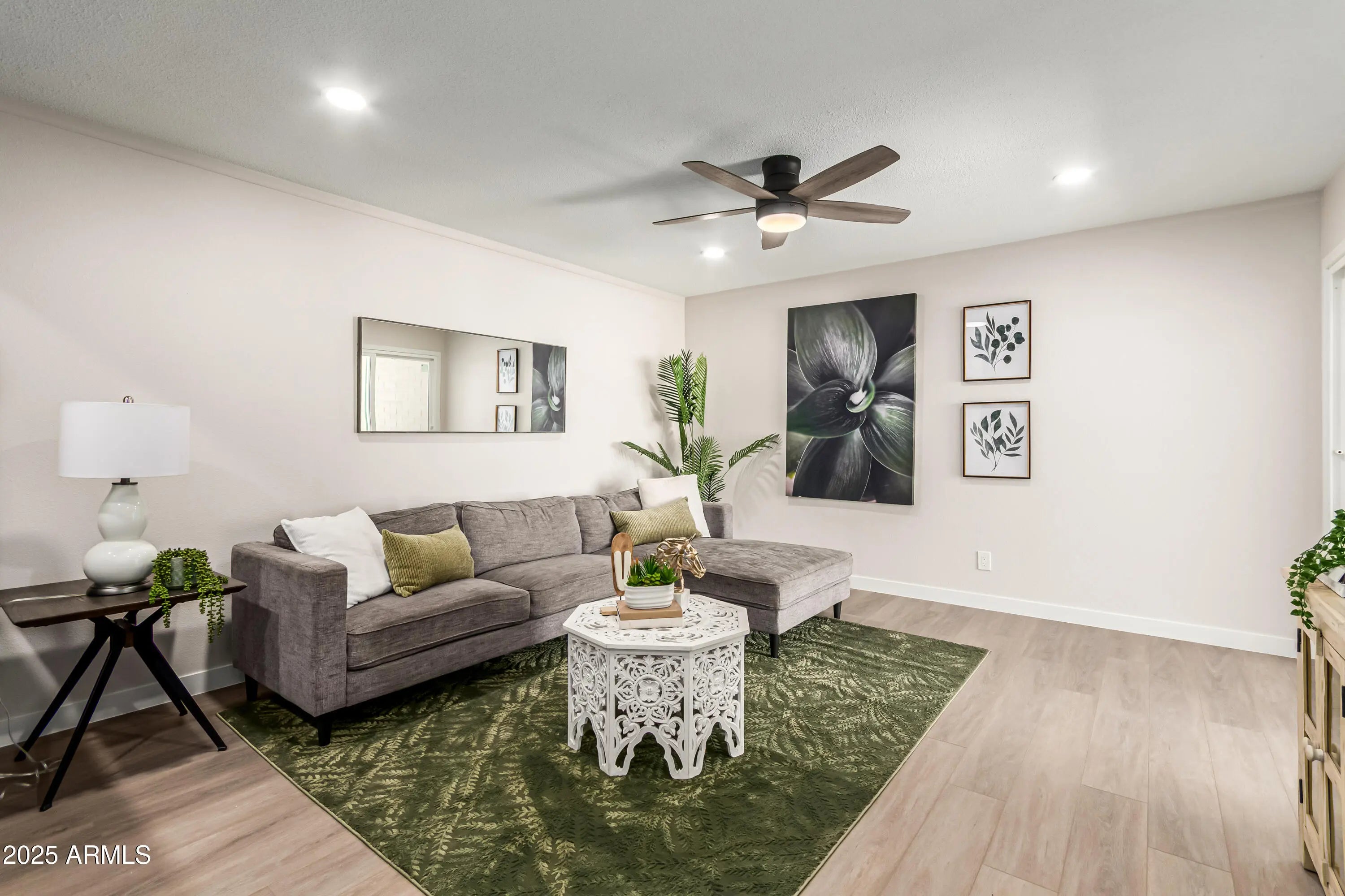 Photo of Listing #6909350