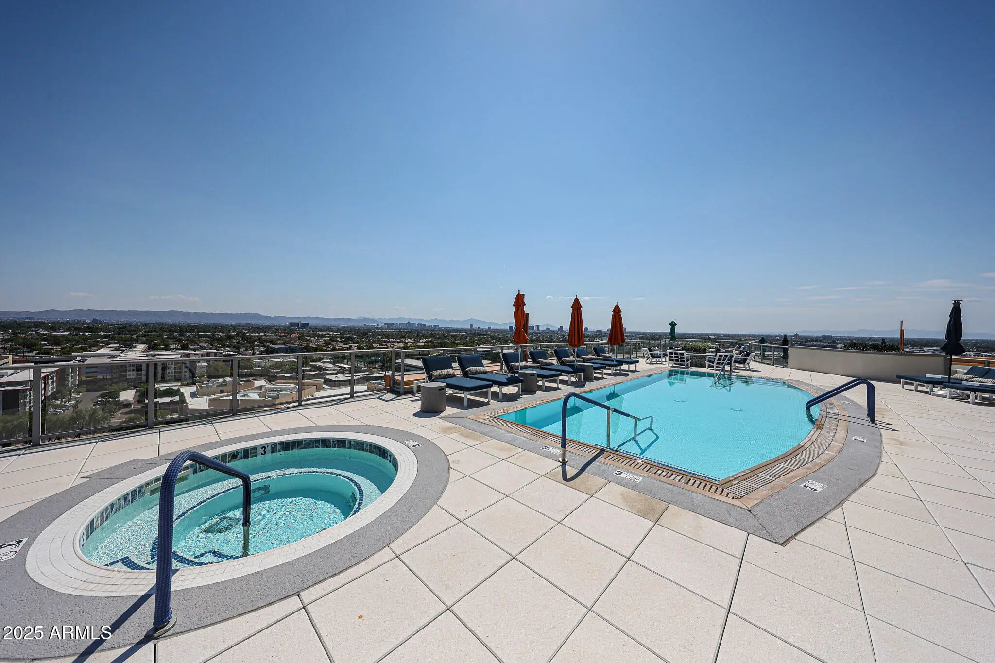 Photo of Listing #6910425