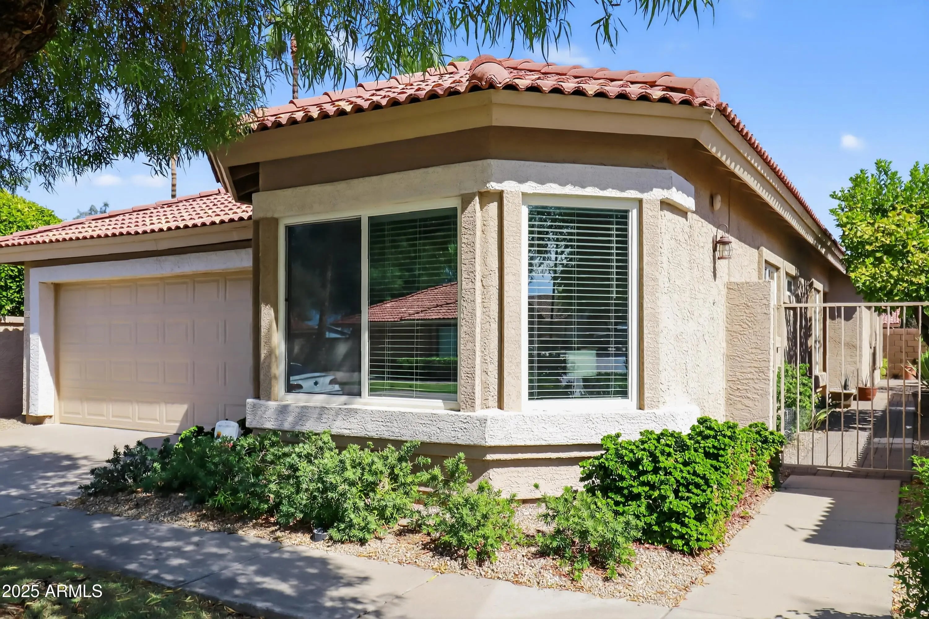 Photo of Listing #6909485