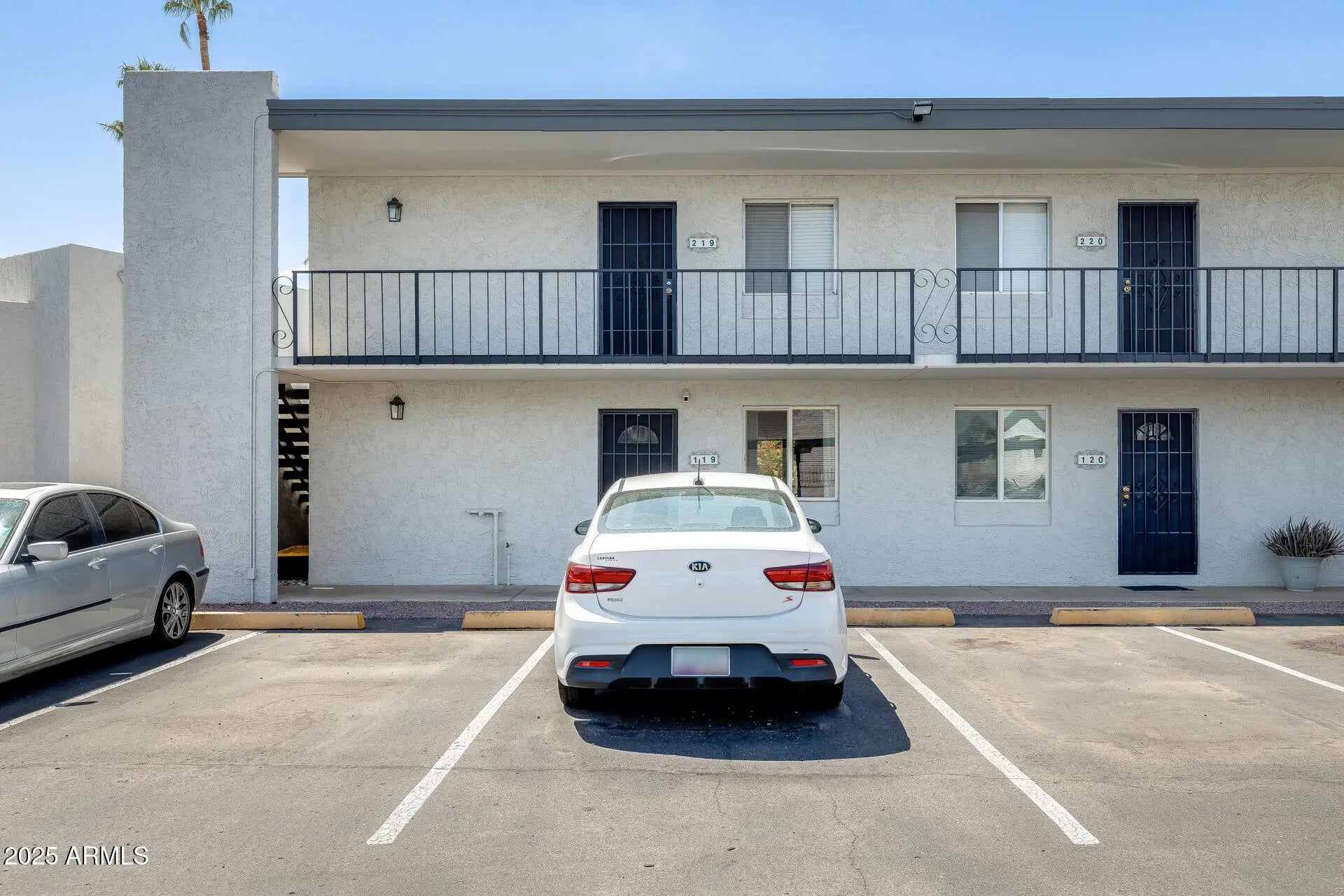 Photo of Listing #6910430