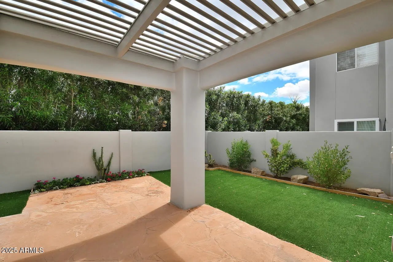 Photo of Listing #6909559