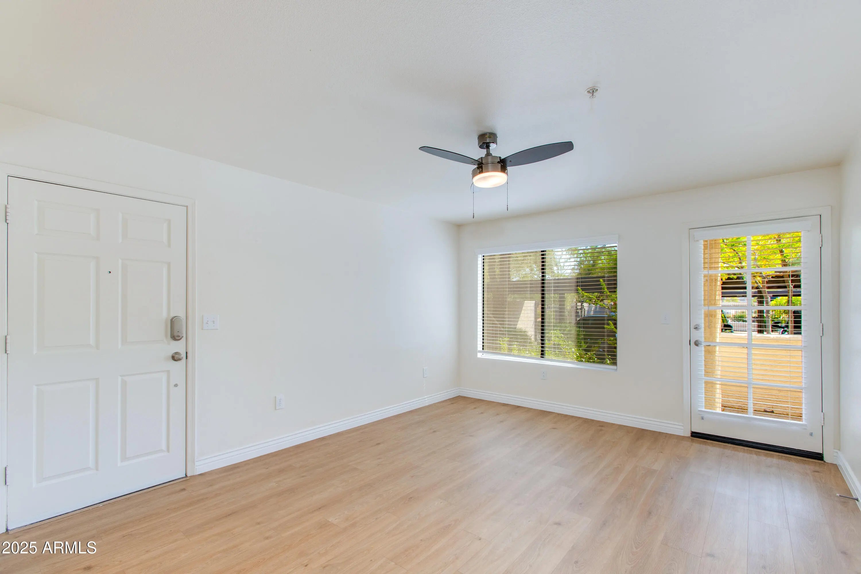 Photo of Listing #6910181