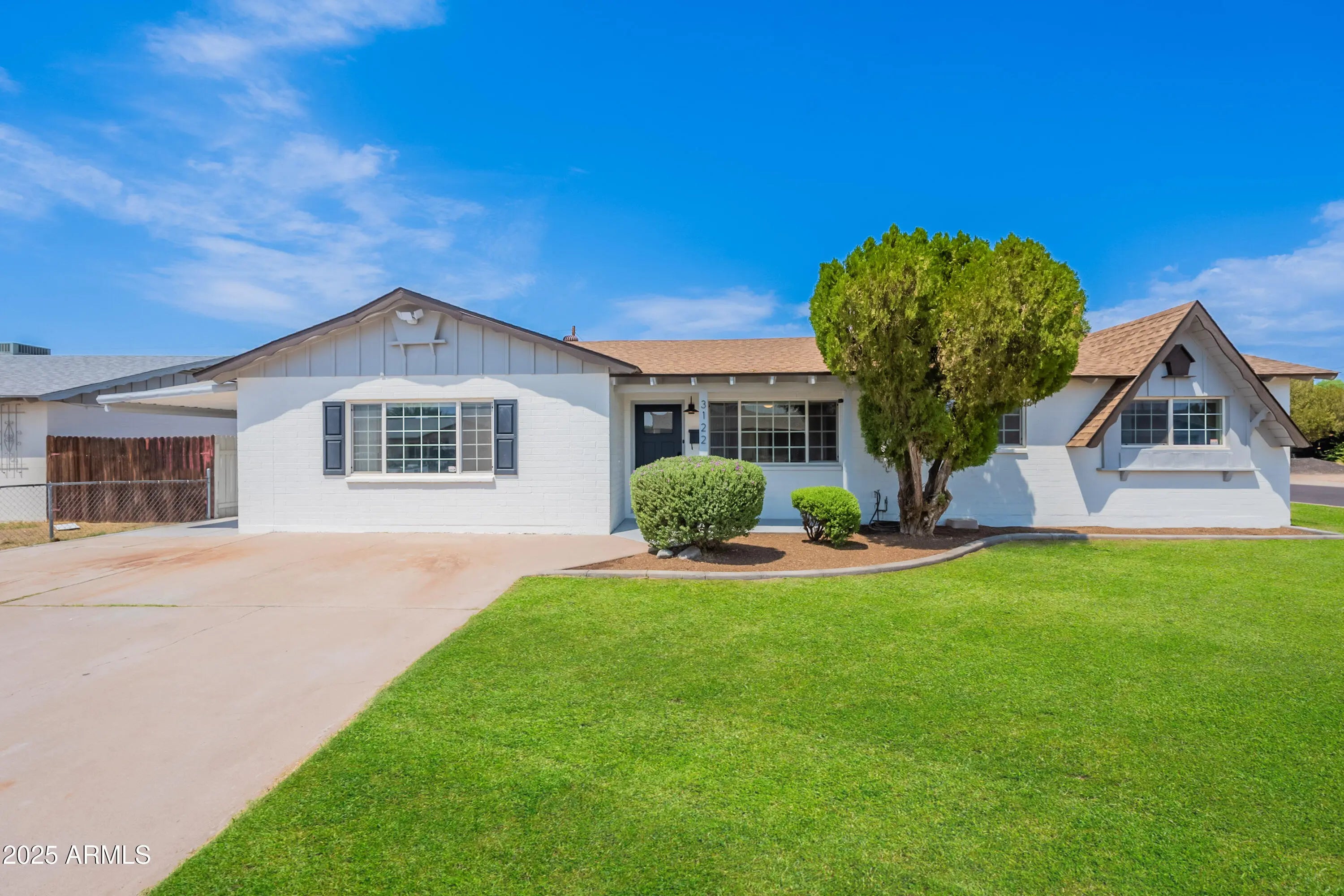 Photo of Listing #6911305