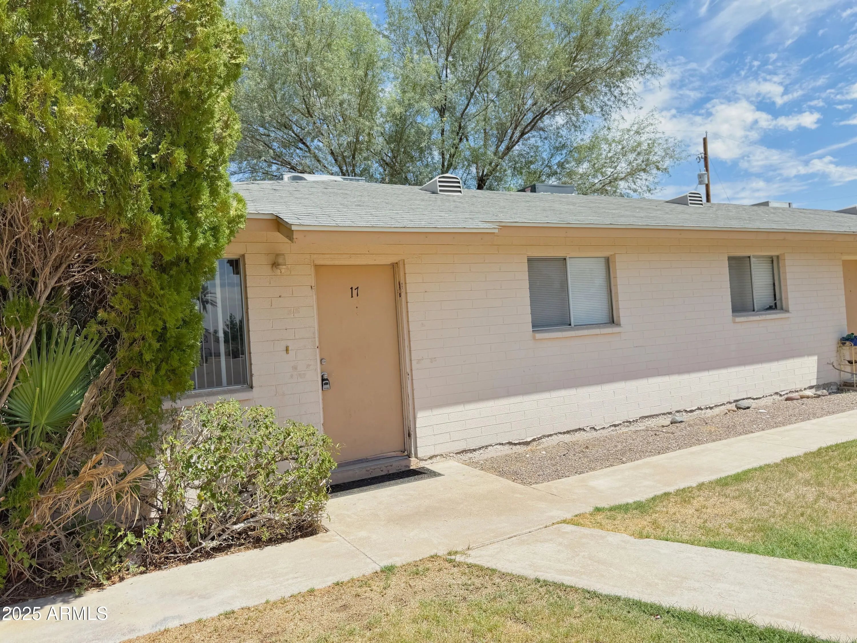 Photo of Listing #6909732