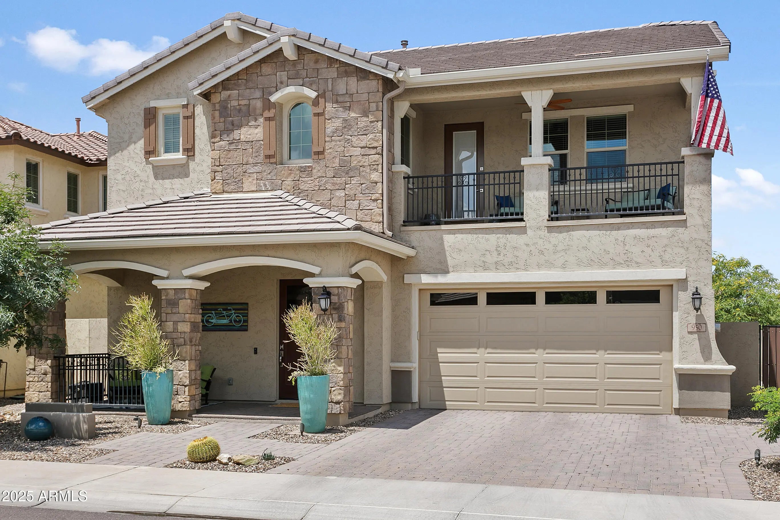 Photo of Listing #6909936