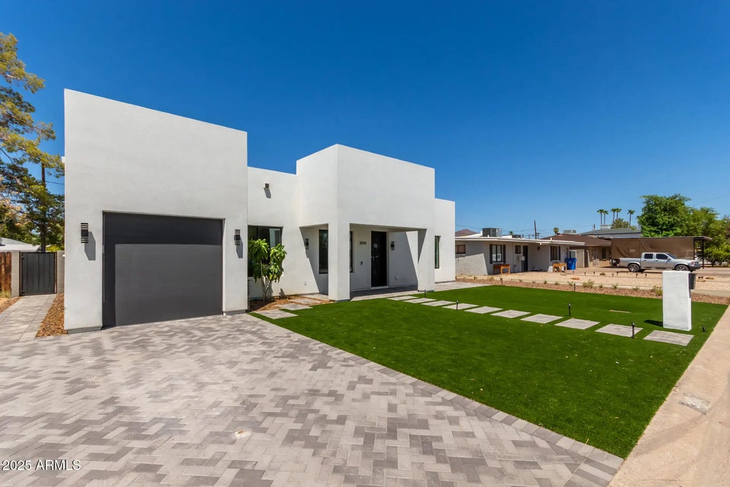 3014 E Avalon Drive, Phoenix