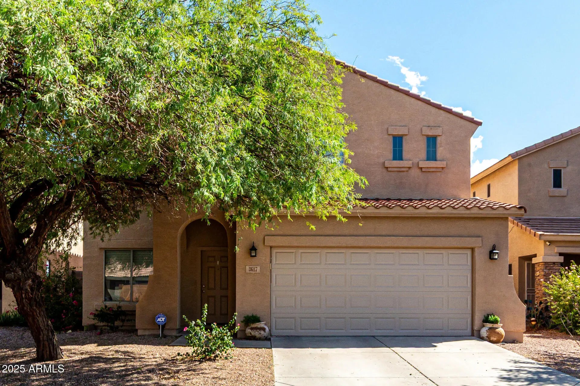 Photo of Listing #6909796