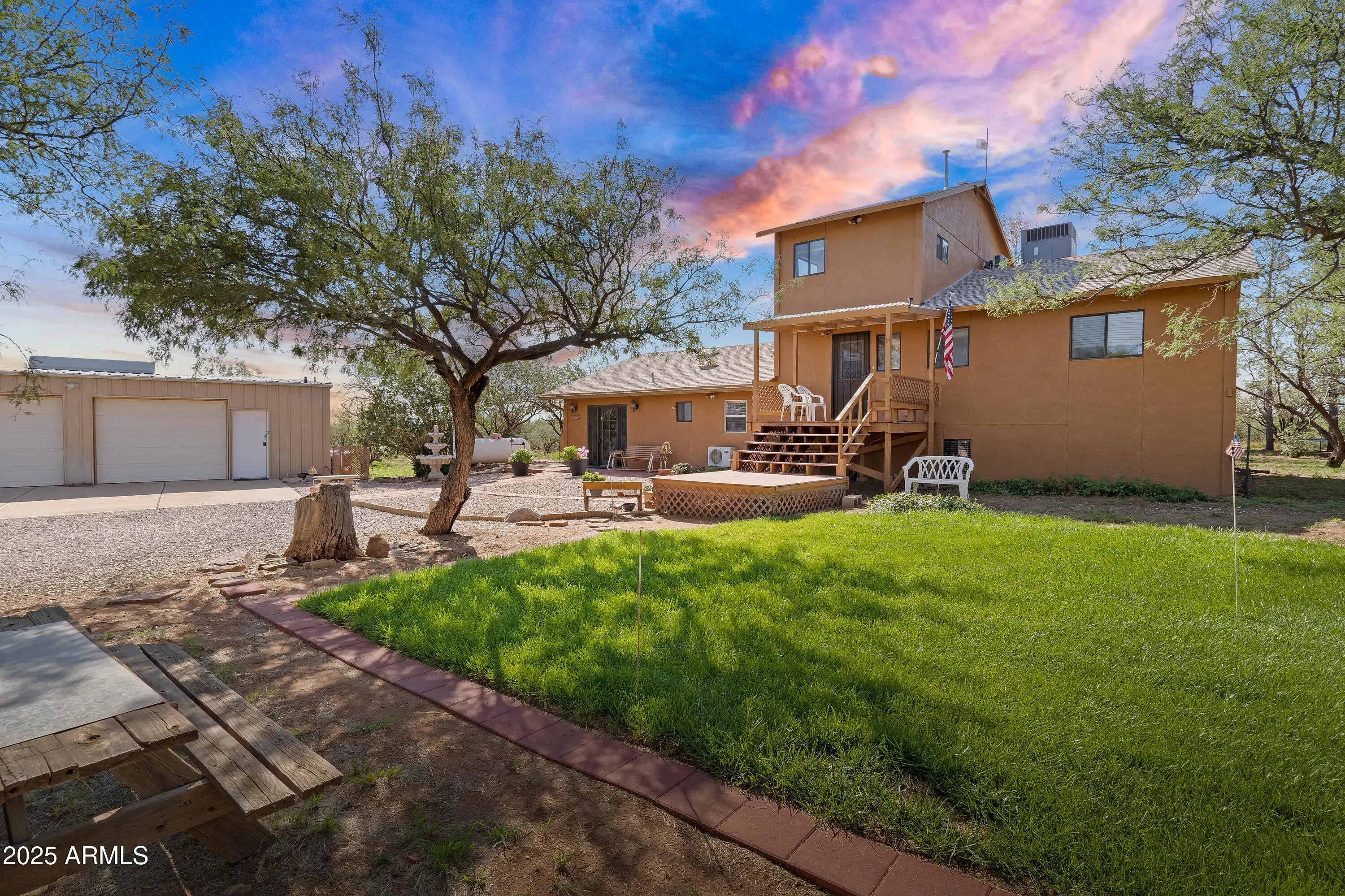 Photo of Listing #6911886