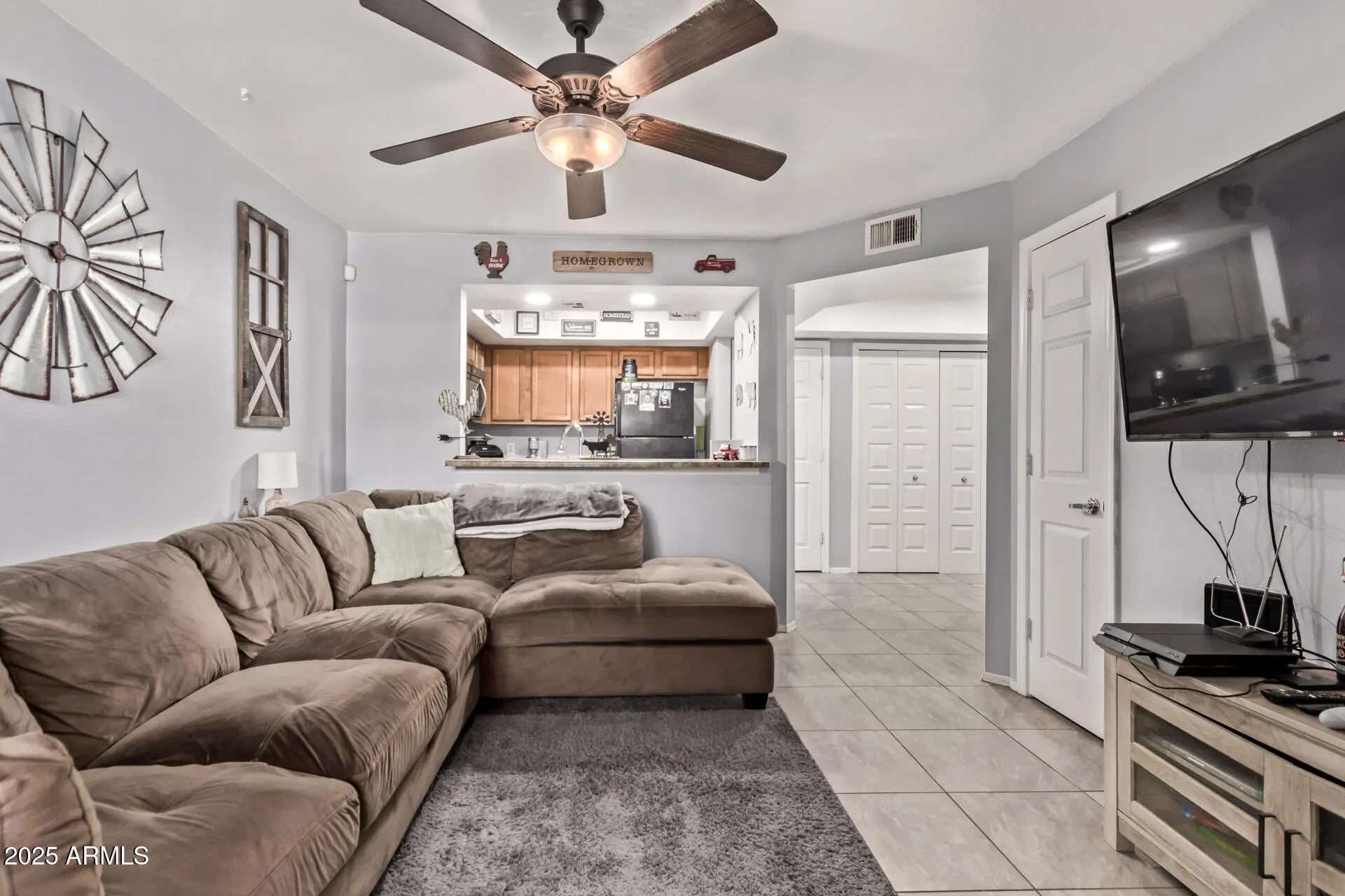 Photo of Listing #6909946