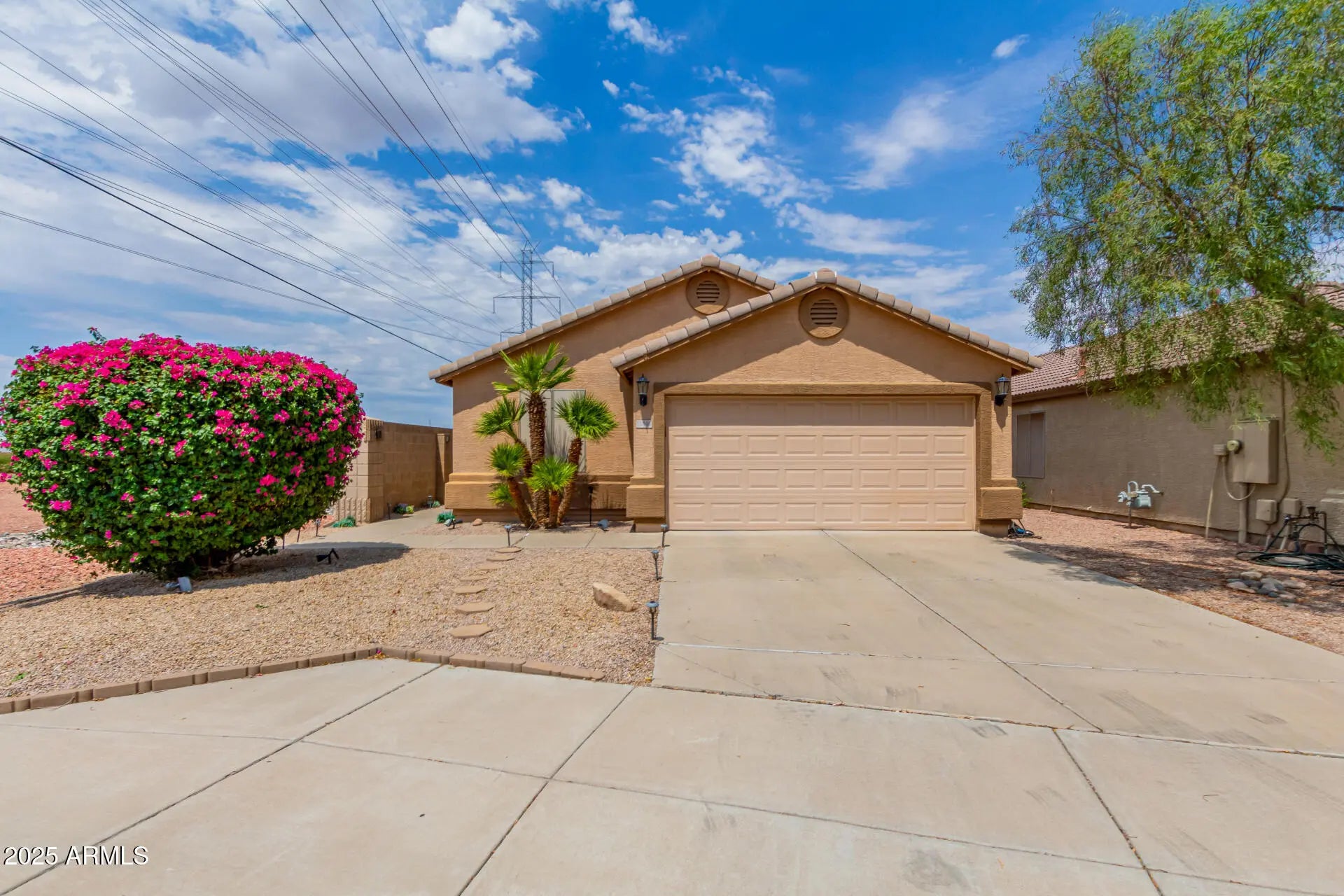 Photo of Listing #6910473