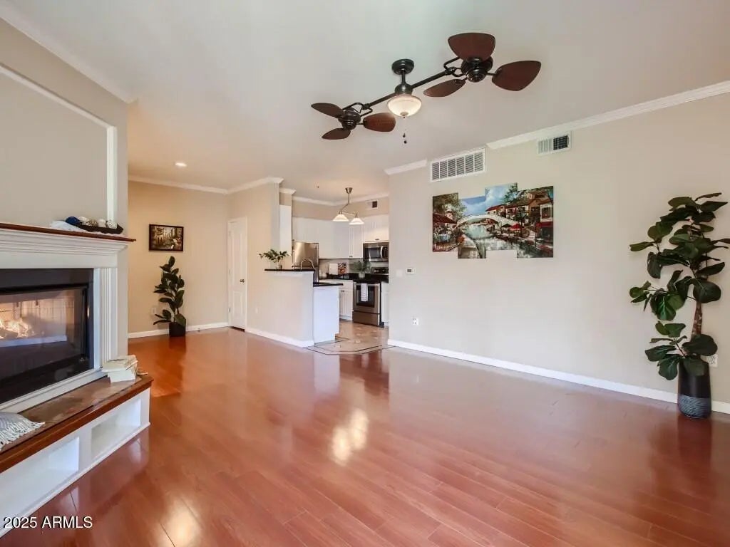 Photo of Listing #6914830