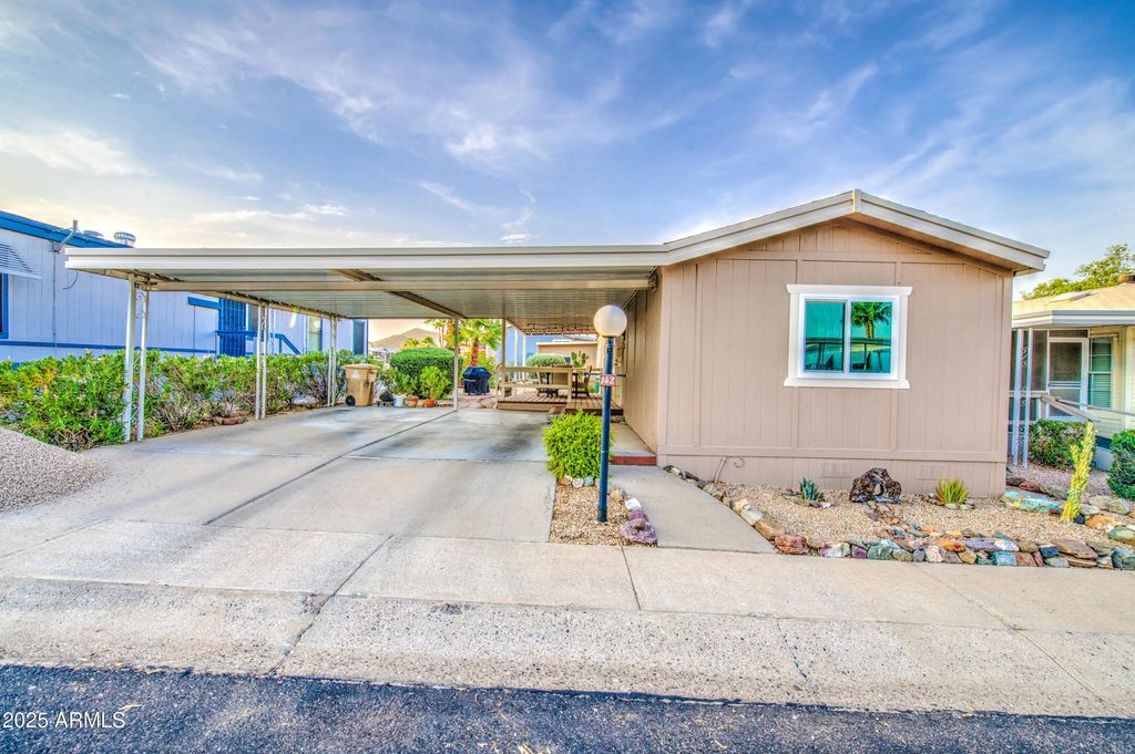 2233 E Behrend Drive (unit 142), Phoenix