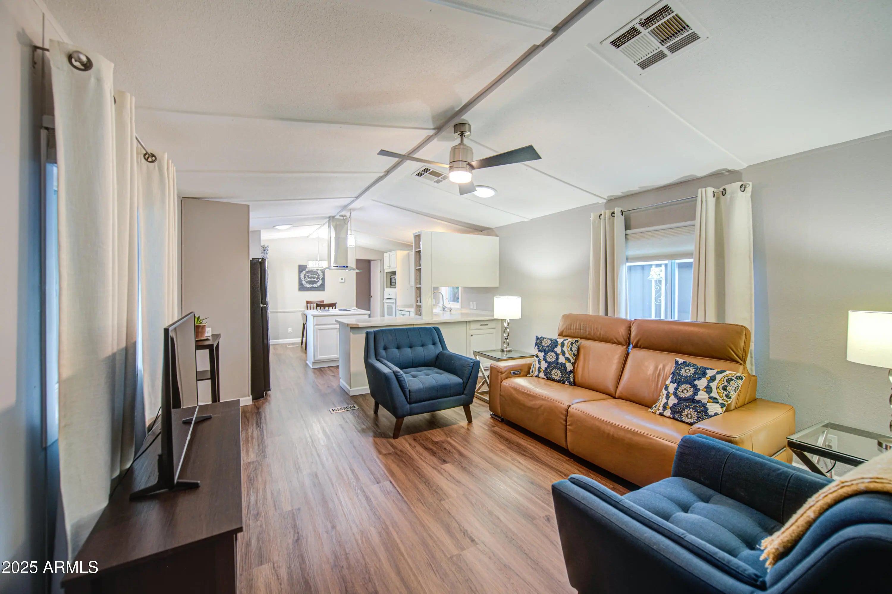 Photo of Listing #6913079