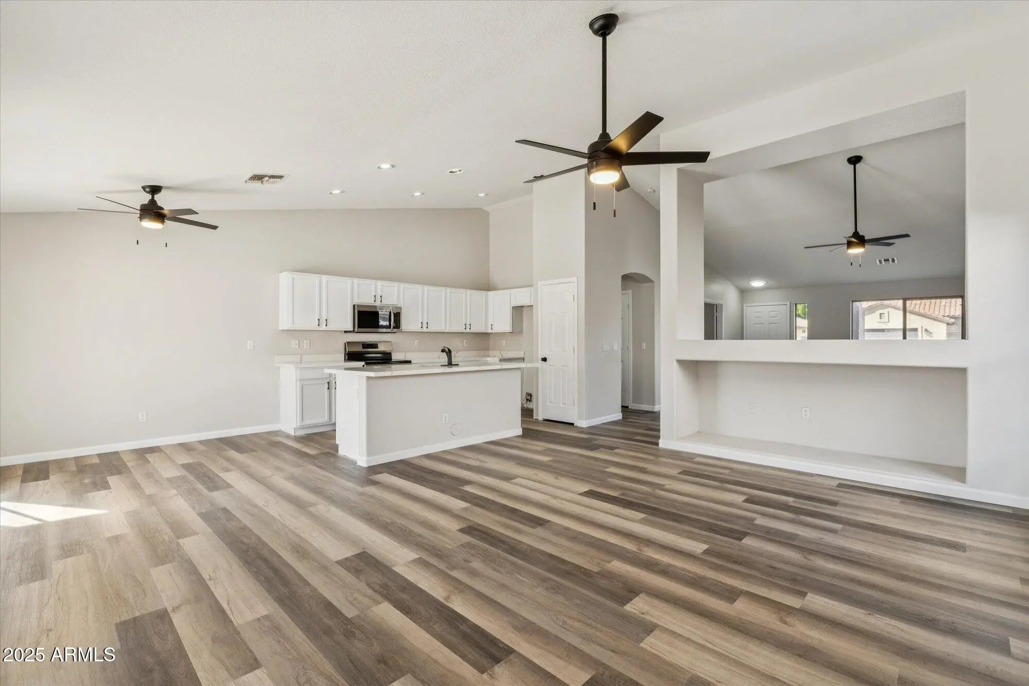 Photo of Listing #6912411