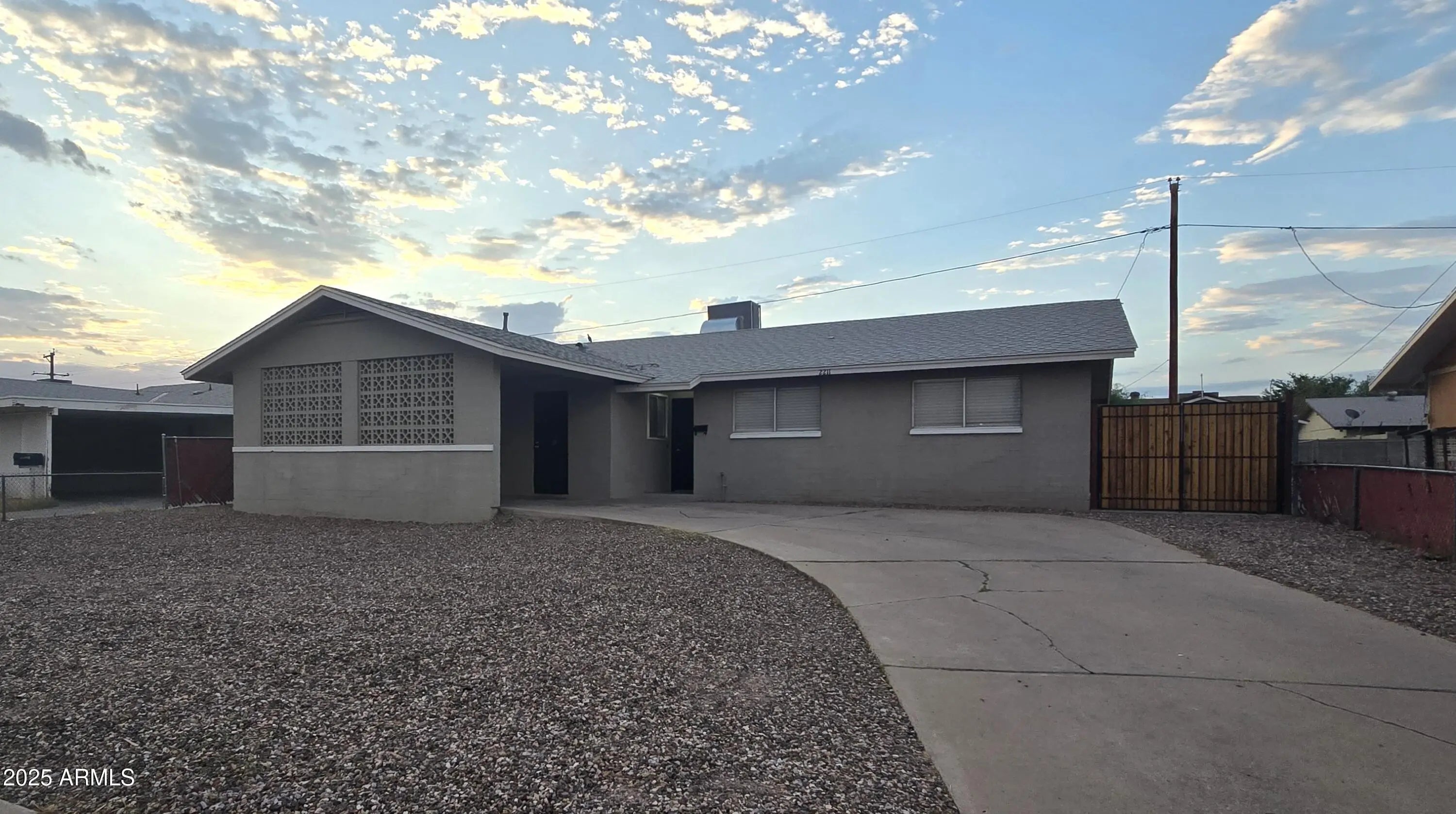 Photo of Listing #6910304