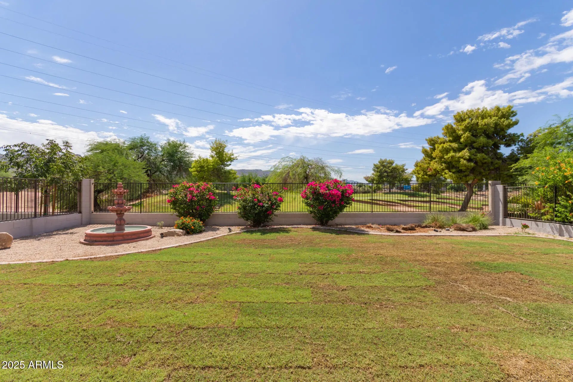 Photo of Listing #6910244