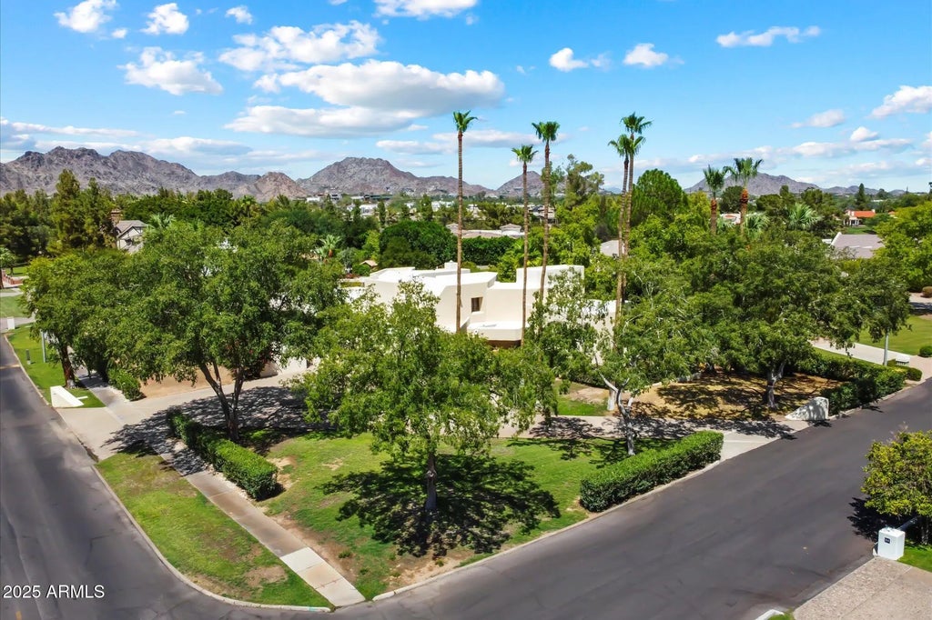 89 Biltmore Estate, Phoenix