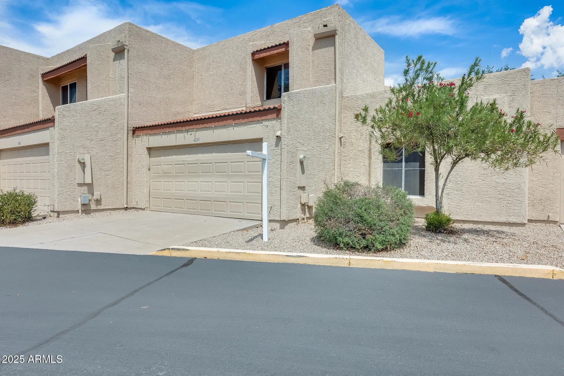 Photo of Listing #6911205