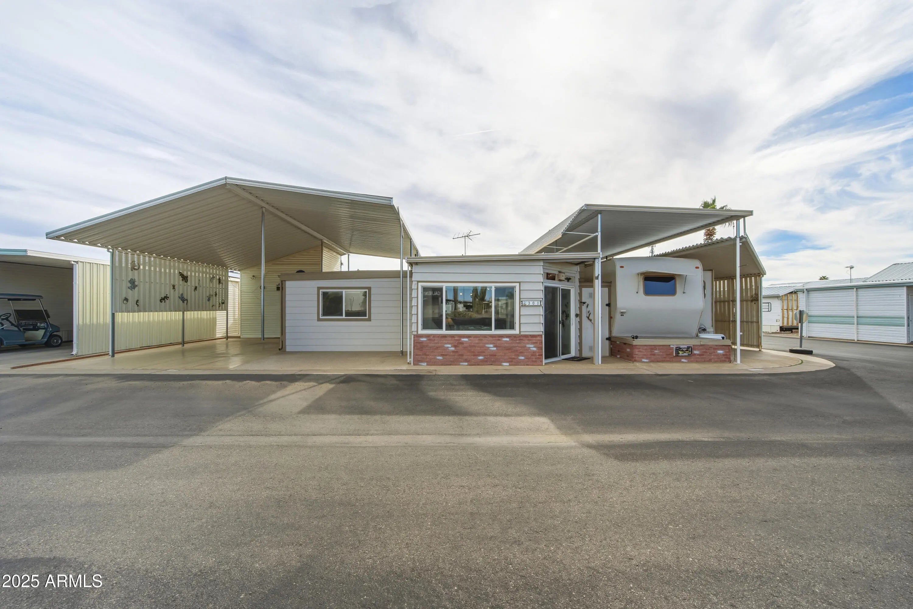 Photo of Listing #6911182