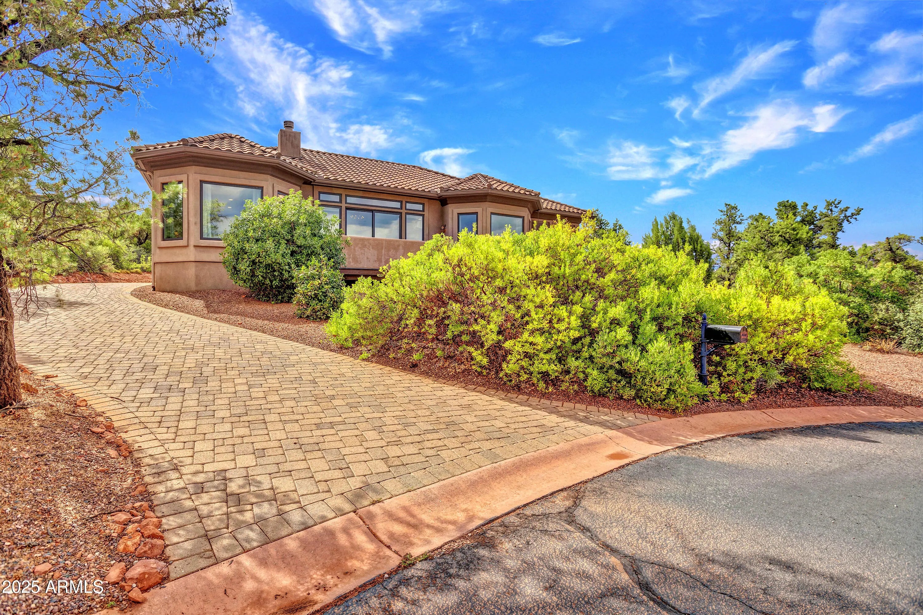 Photo of Listing #6915847