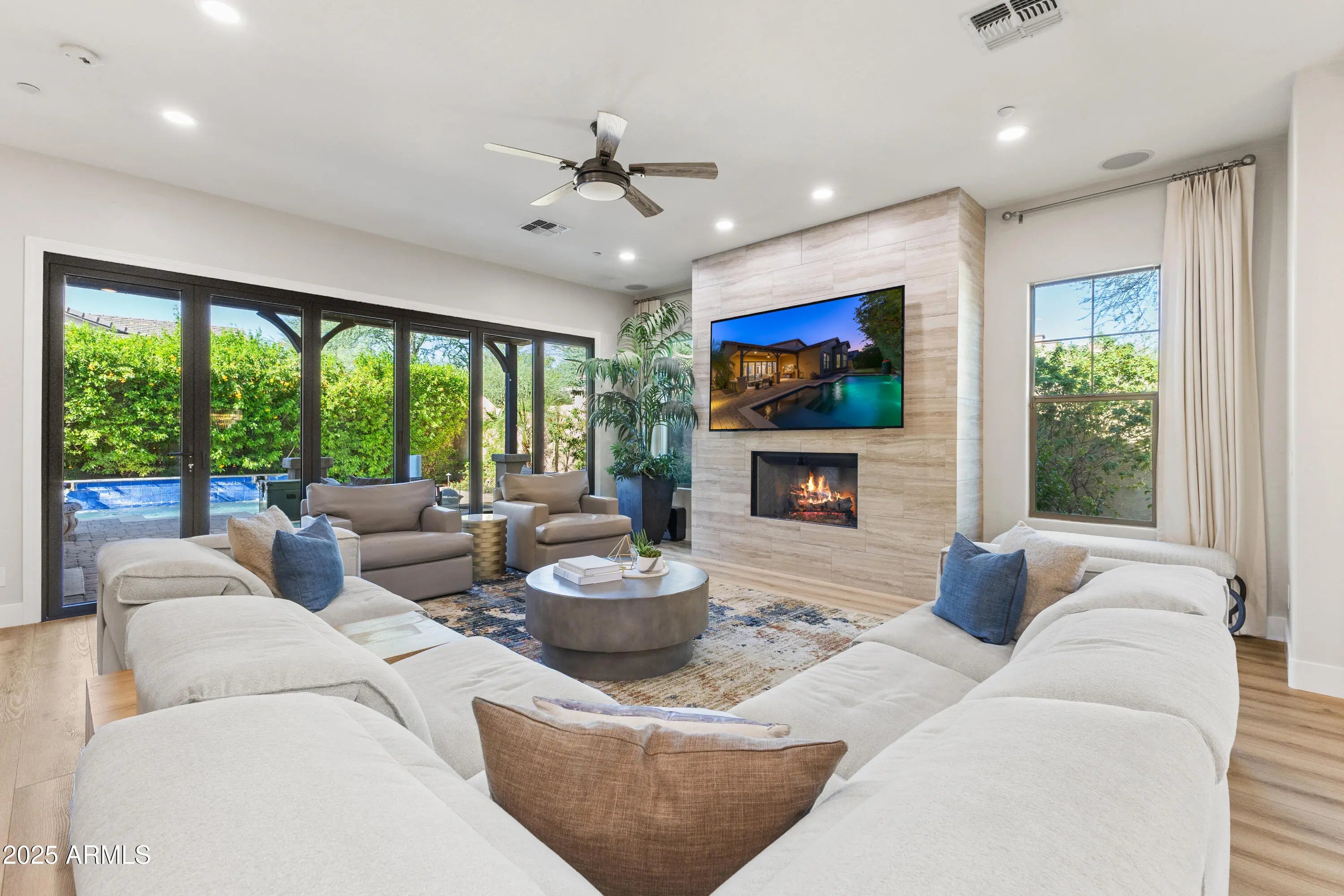 Photo of Listing #6912404