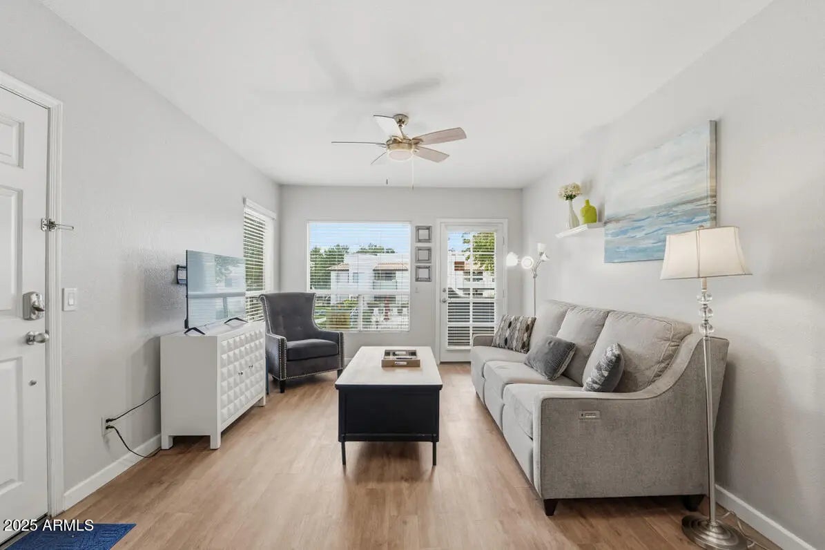 Photo of Listing #6918255