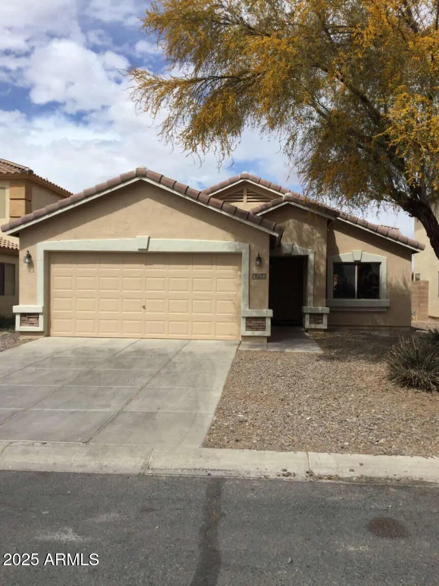 Photo of Listing #6910424