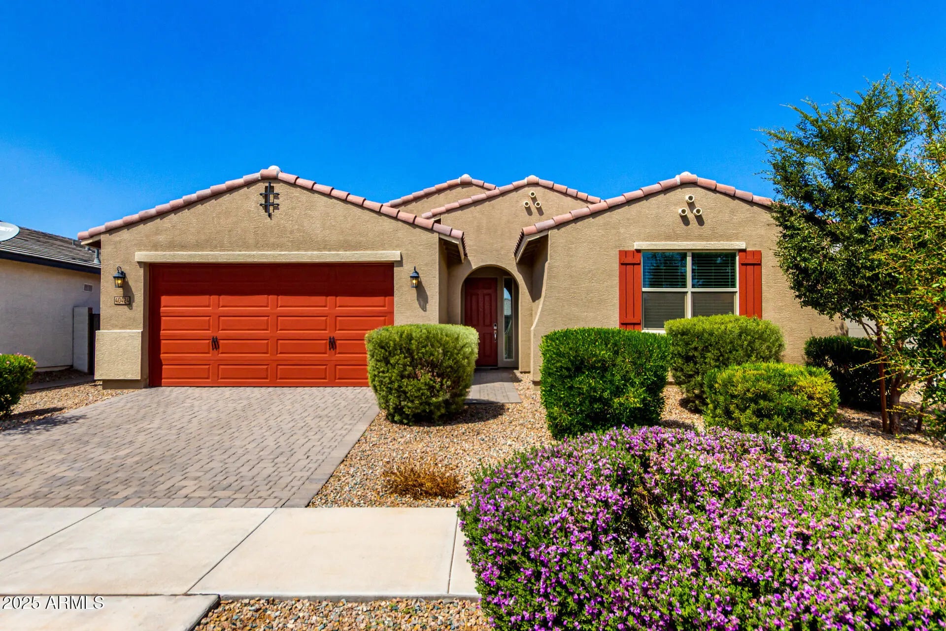 Photo of Listing #6910459