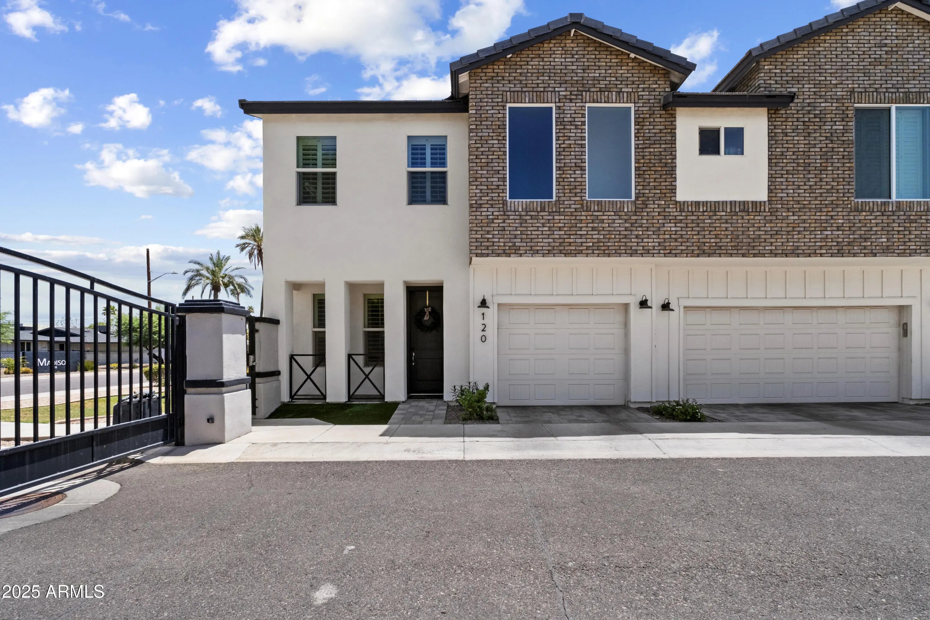 Photo of Listing #6910638