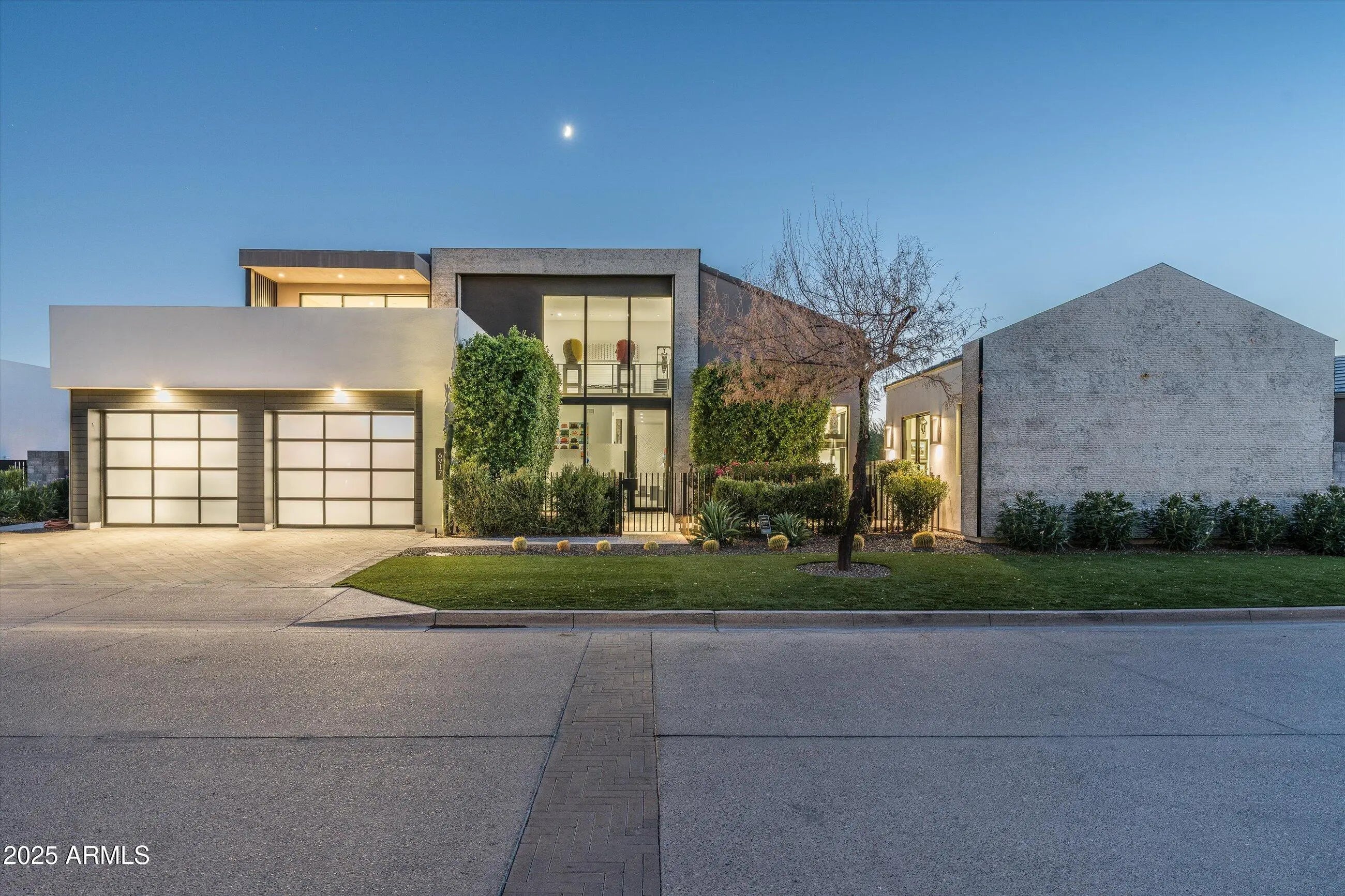 Photo of Listing #6913261