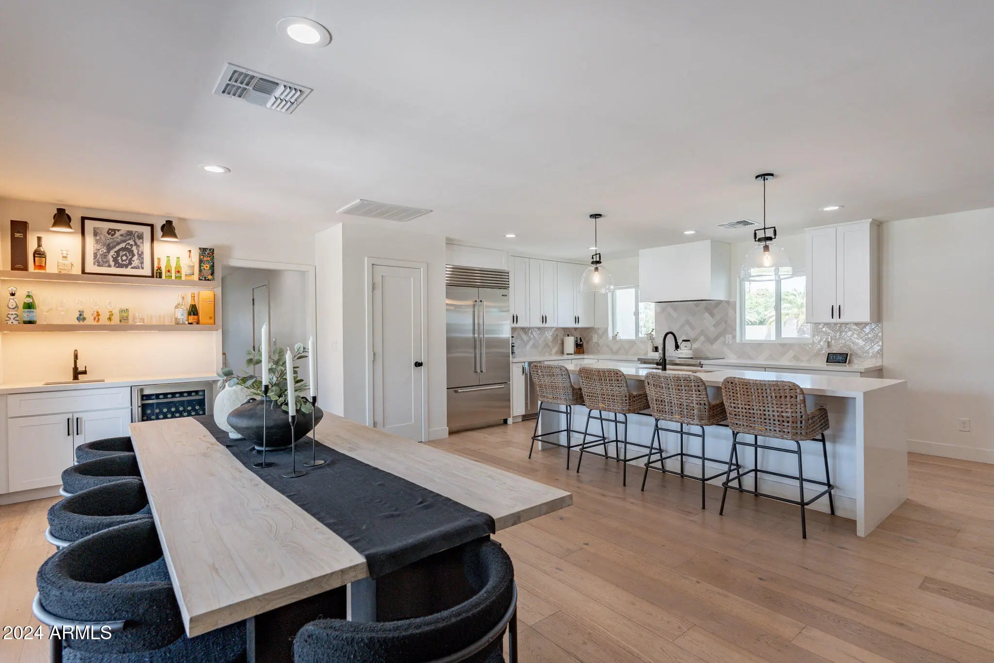 Photo of Listing #6911396