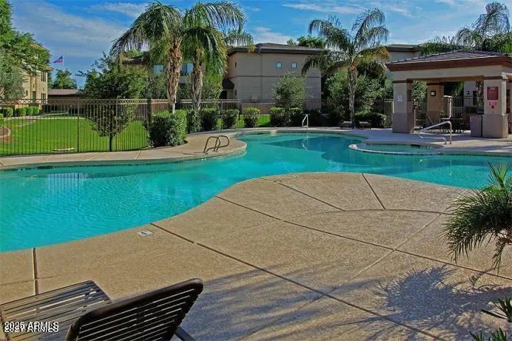 Photo of Listing #6910603