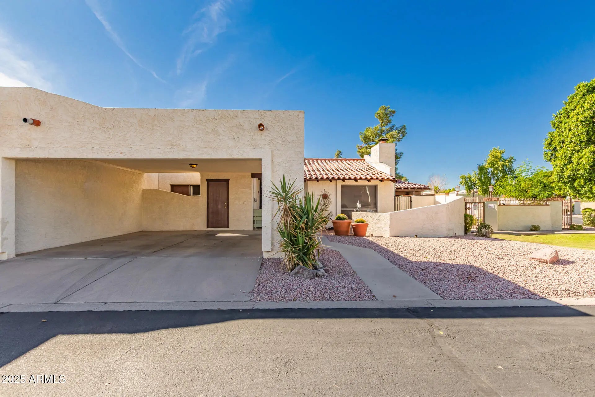 Photo of Listing #6911707