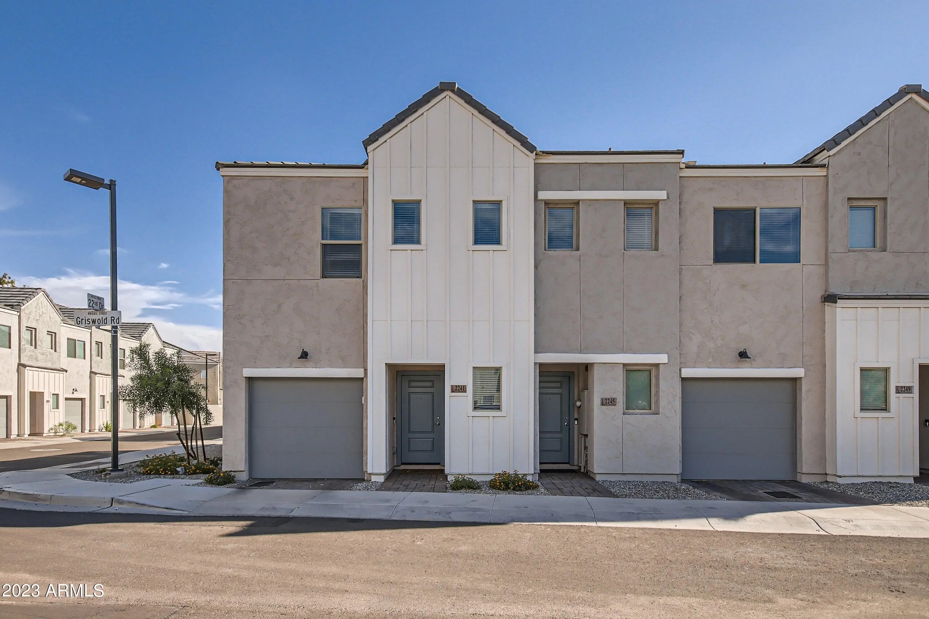 Photo of Listing #6910689