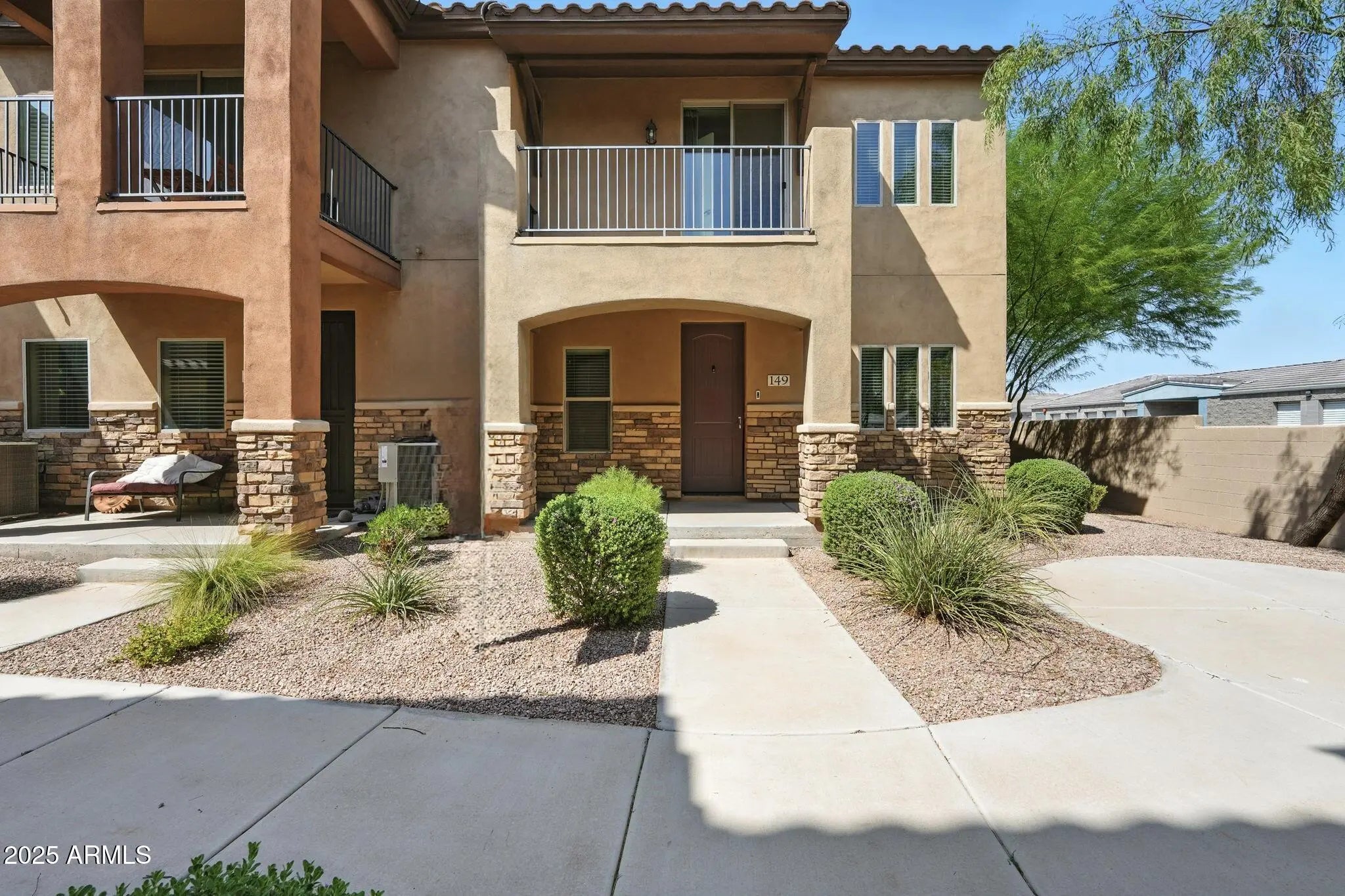 Photo of Listing #6910786