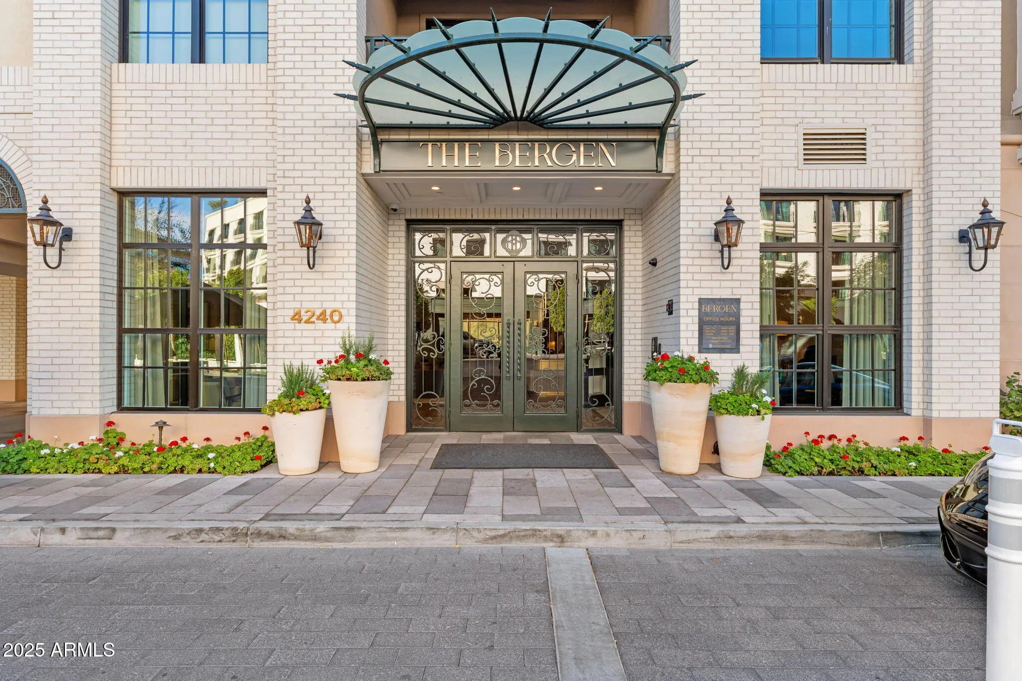 Photo of Listing #6913359