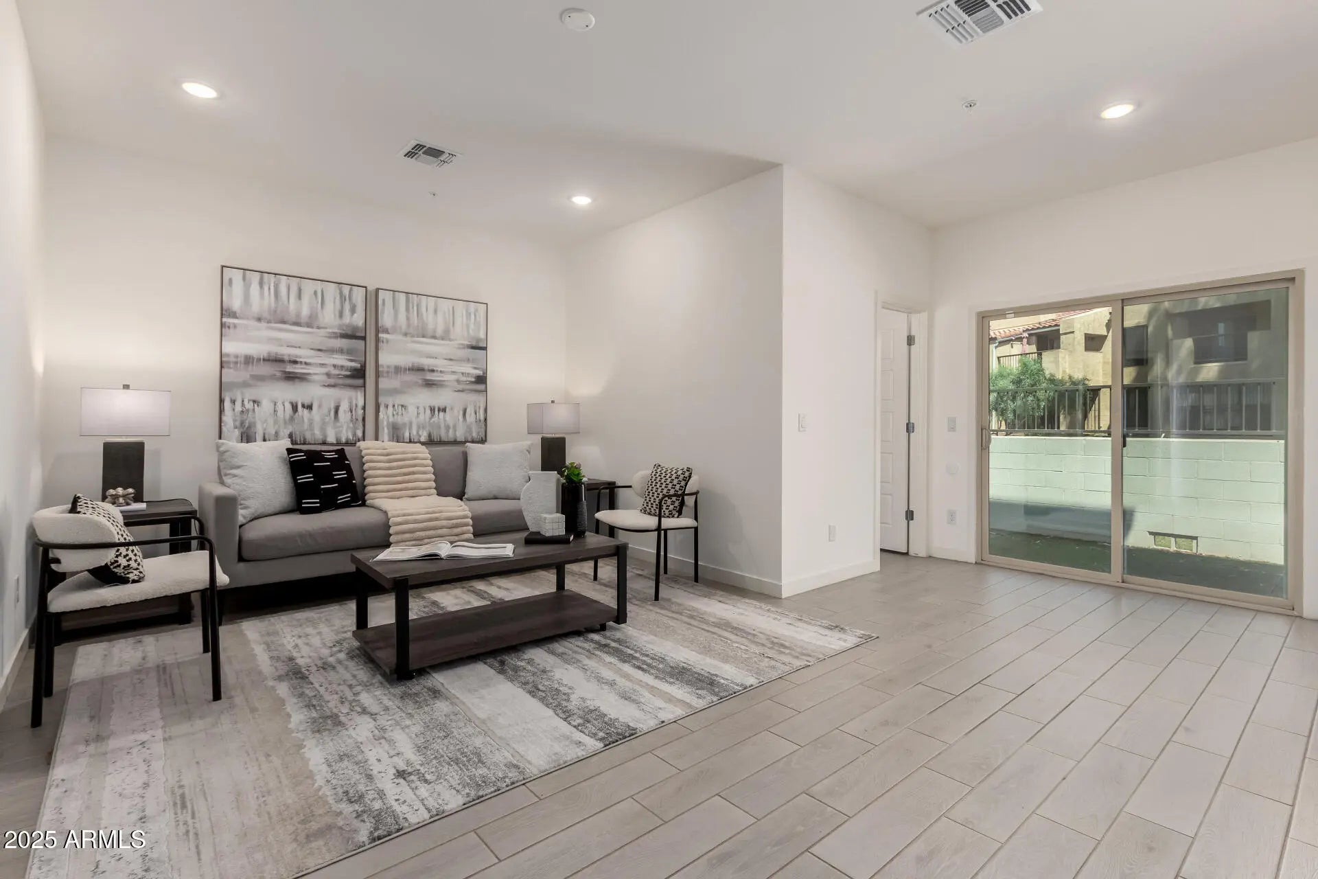 Photo of Listing #6912764