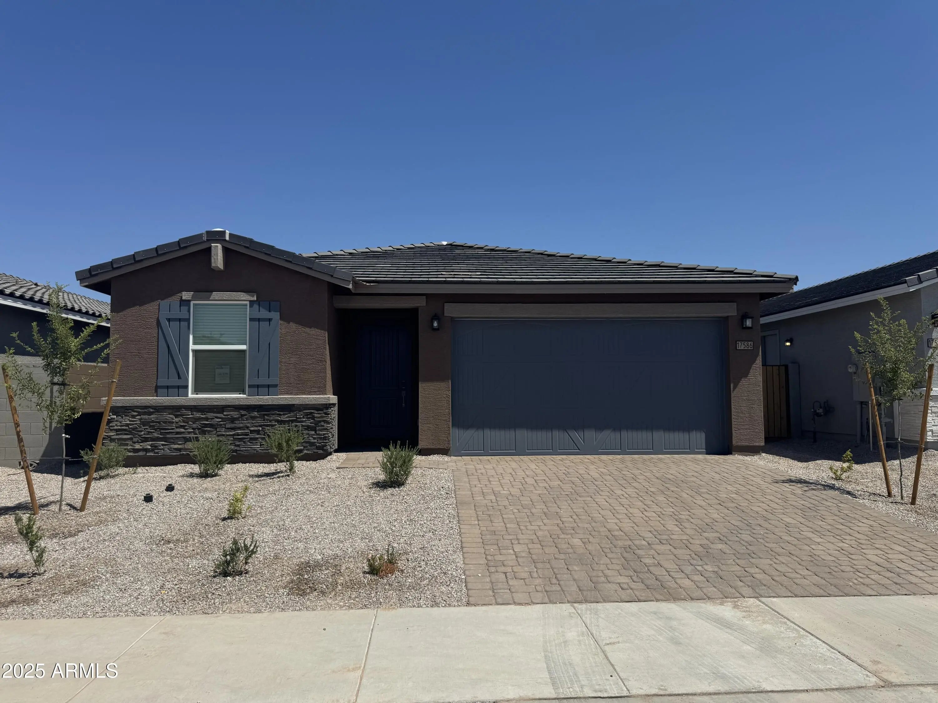 Photo of Listing #6910910