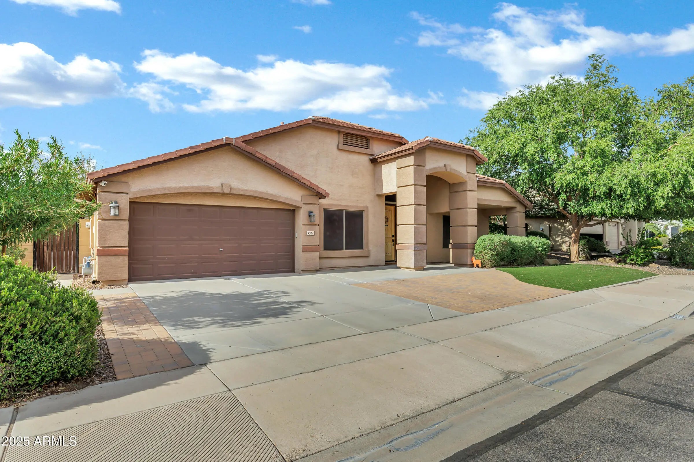 Photo of Listing #6913510