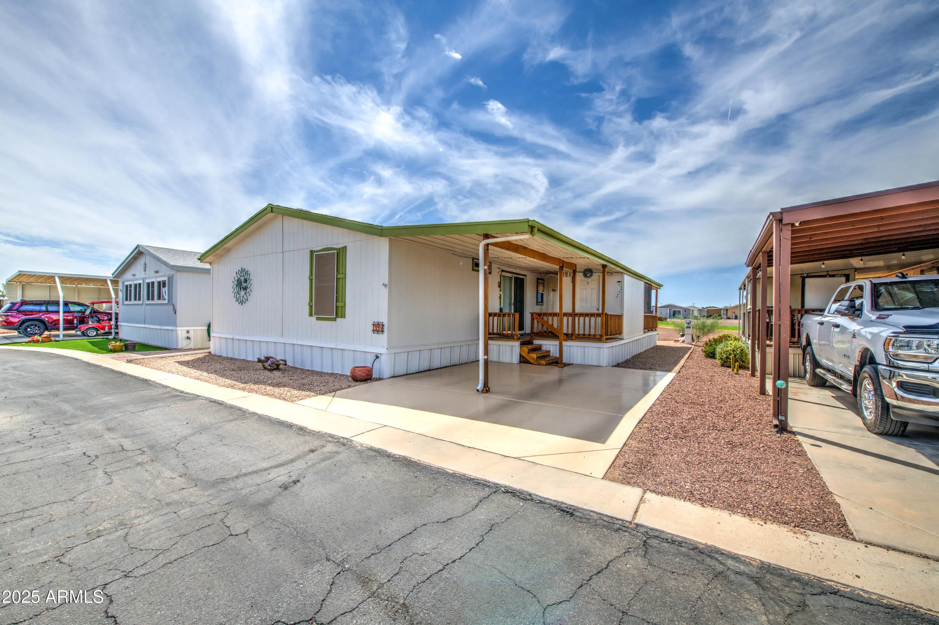 Photo of Listing #6913158