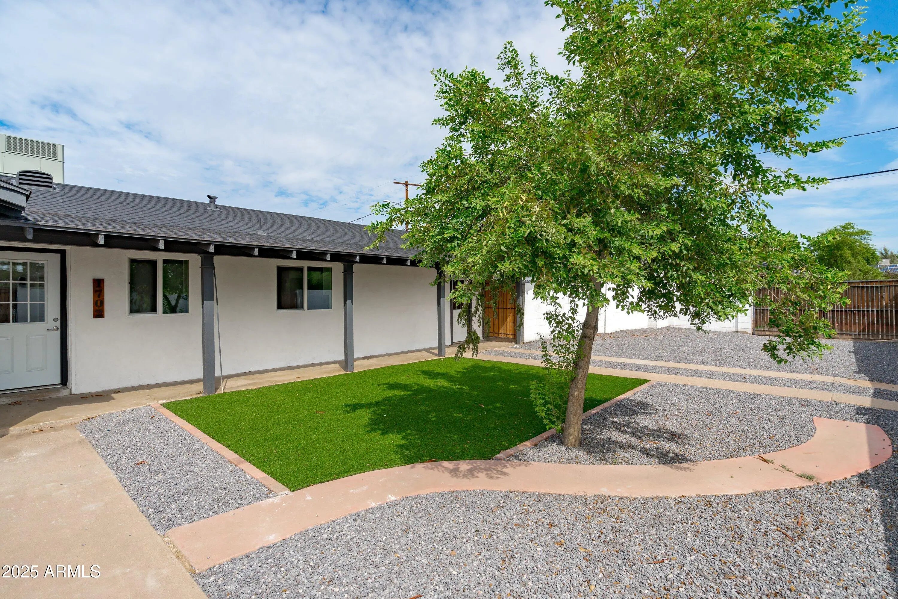 Photo of Listing #6911426