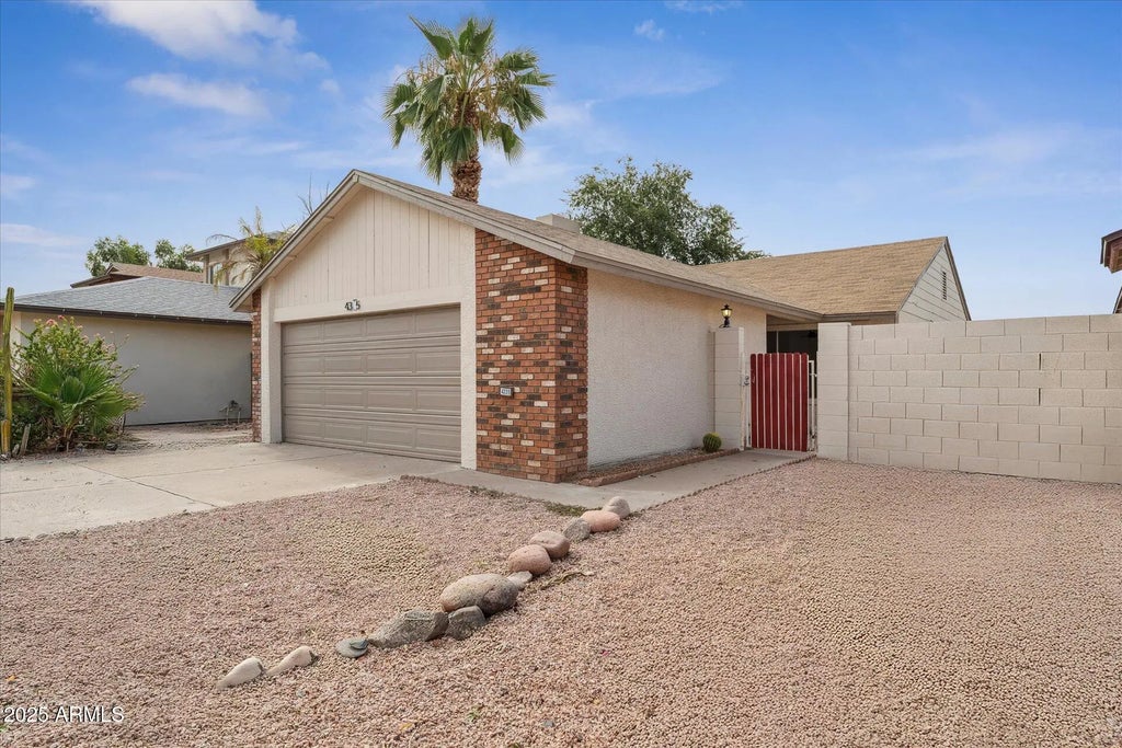 4335 E Contessa Street, Mesa
