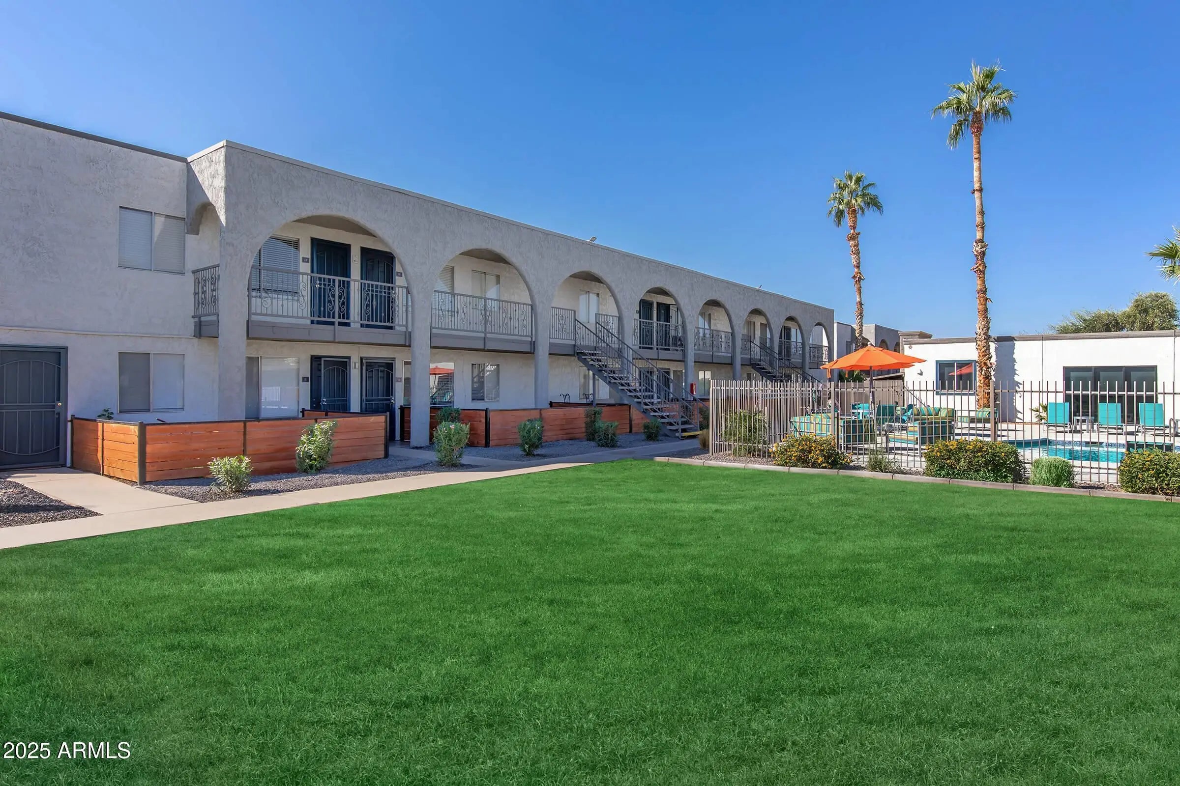 Photo of Listing #6911522