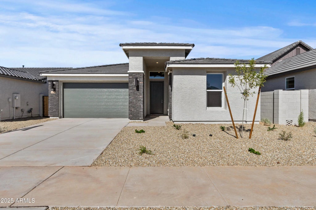 16838 W Cavedale Drive, Surprise